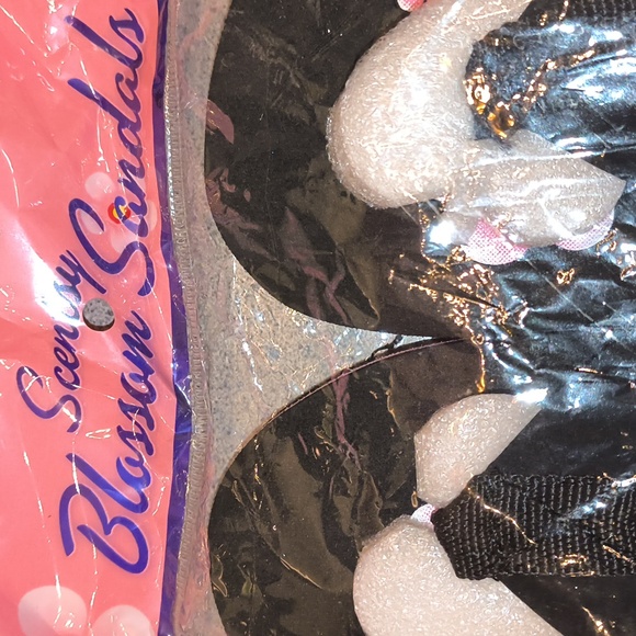 Scentsy Blossom Sandals - Picture 2 of 8